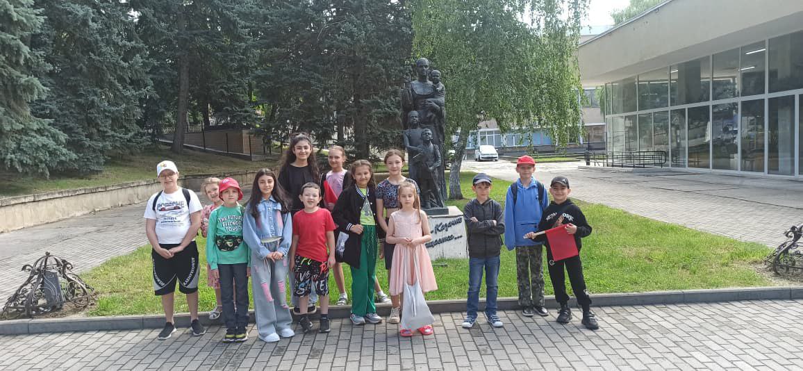 Первая смена пришкольного лагеря закончила свою работу.